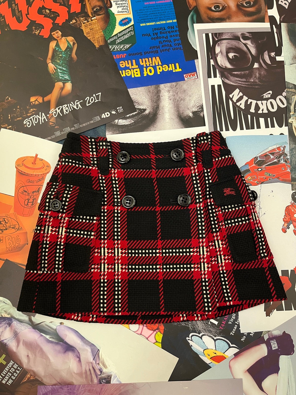 (M) Burberry London mini sukně kostkovaná černo-červená s kapsami a knoflíky