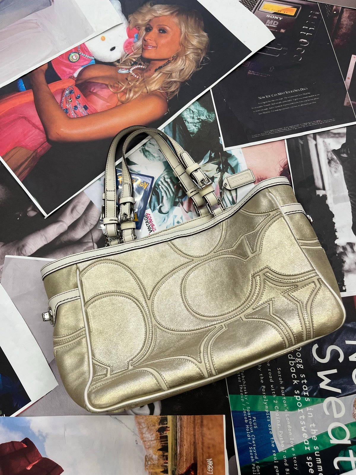 Coach kožená kabelka metalická zlatá s velkým monogramem