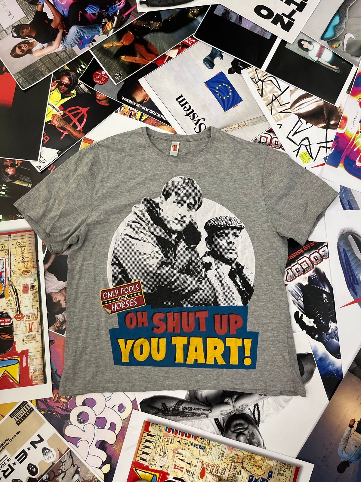 Only Fools and Horses TRIKO pánské šedivé, potisk dvou týpků a nápis Oh Shut up you tart! L