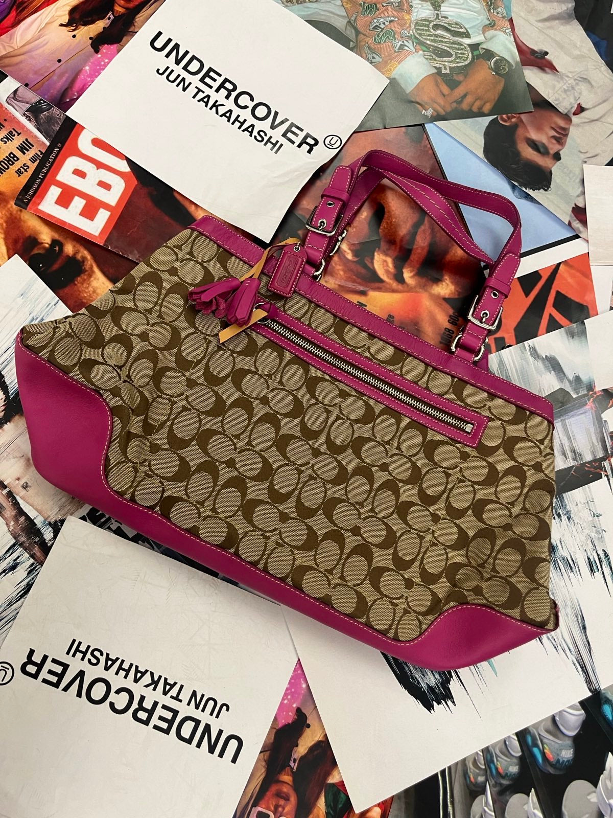 Coach kabelka světle hnědá s monogramem velká a s růžovou kůží a vnitřkem