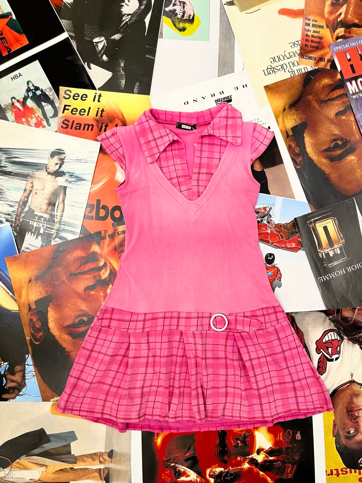 Nikita ŠATY růžové s károvaným límcem a sukní, stříbrná přeska s kamínky v pase XS/S