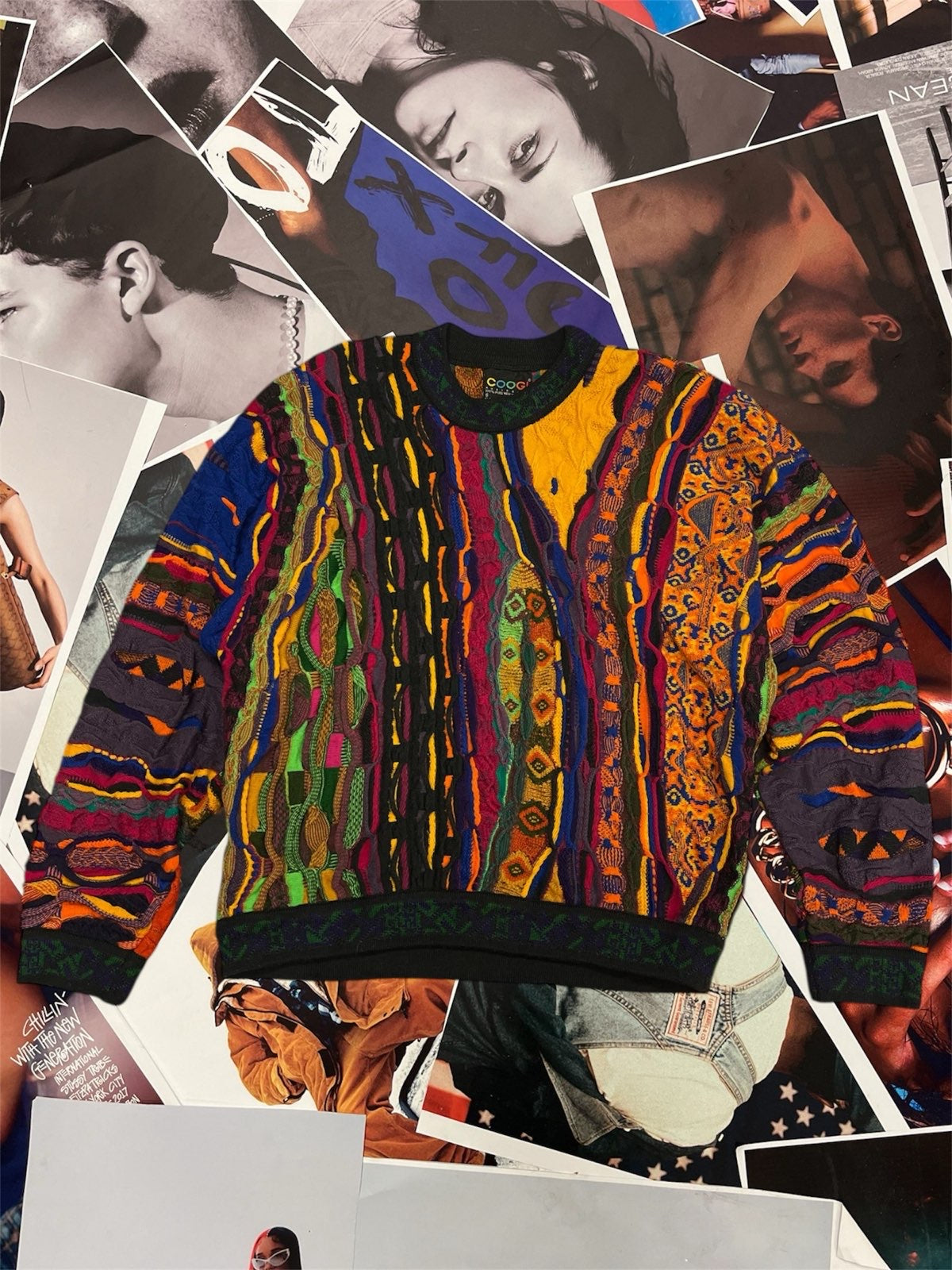 (S) Coogi vlněný svetr pletený vzorovaný, fialoví-žluto-černý