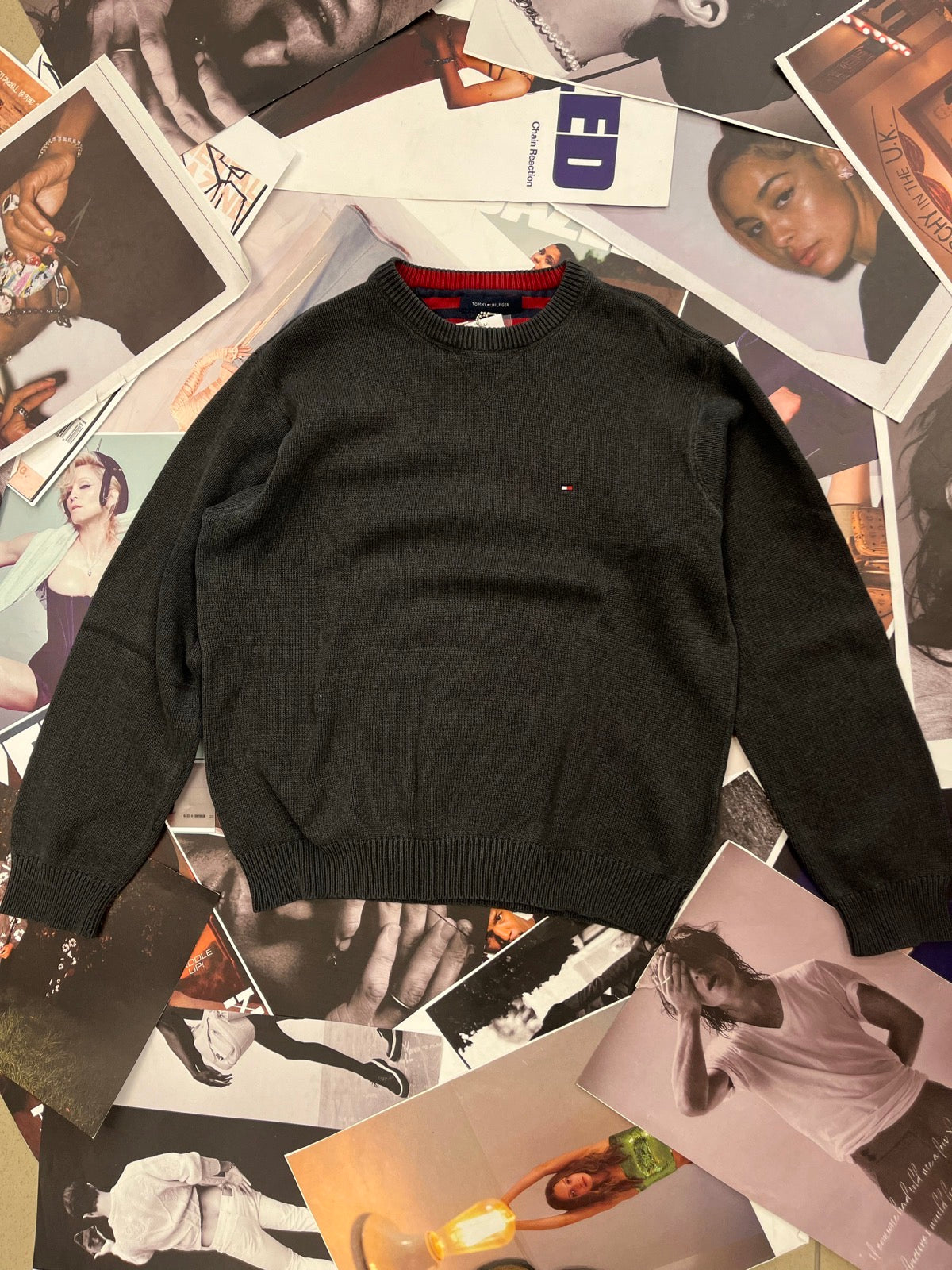 (L) TOMMY HILFIGER svetr šedý