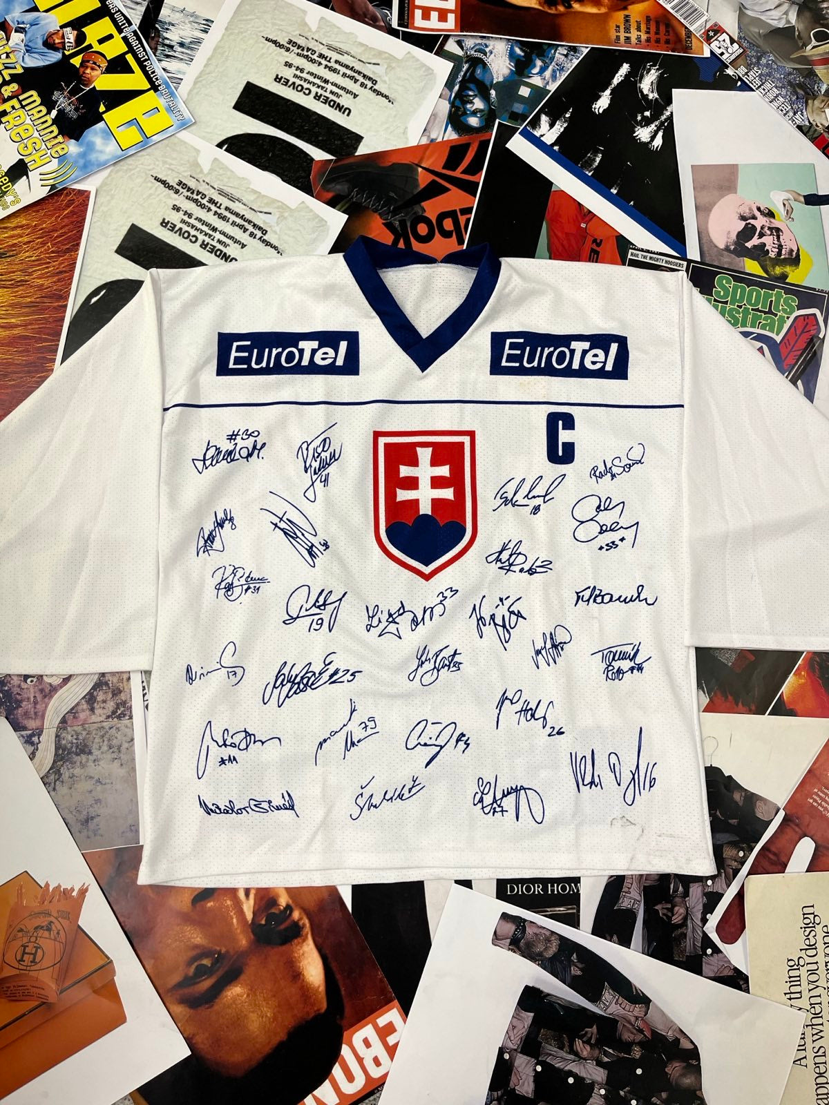 (XL) Hokejový dres bílý slovenský Eurotel s modrými podpisy