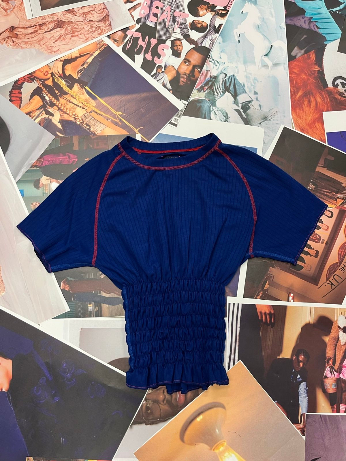 (M) Reworked triko žabičkované modré s červeným stitchingem