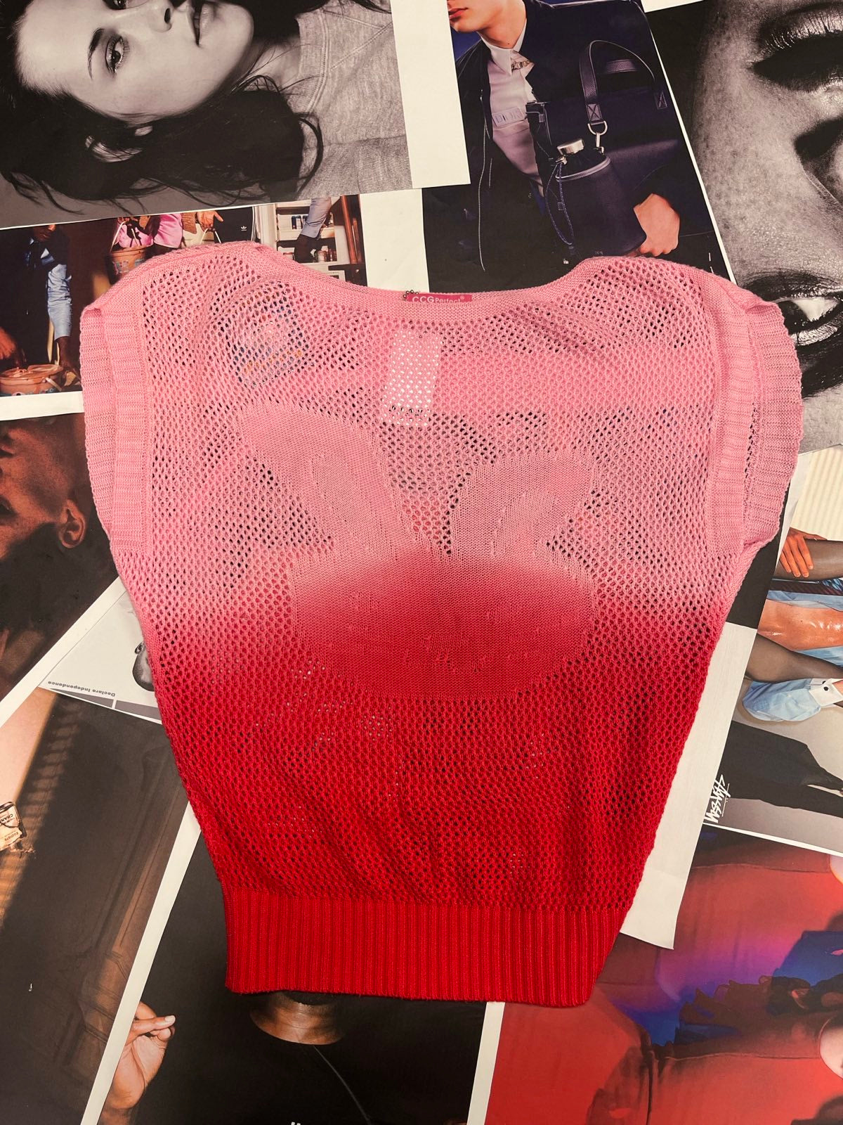 (S/M) CCG Perfect dámské svetrové triko růžovo-červené, ombré efekt