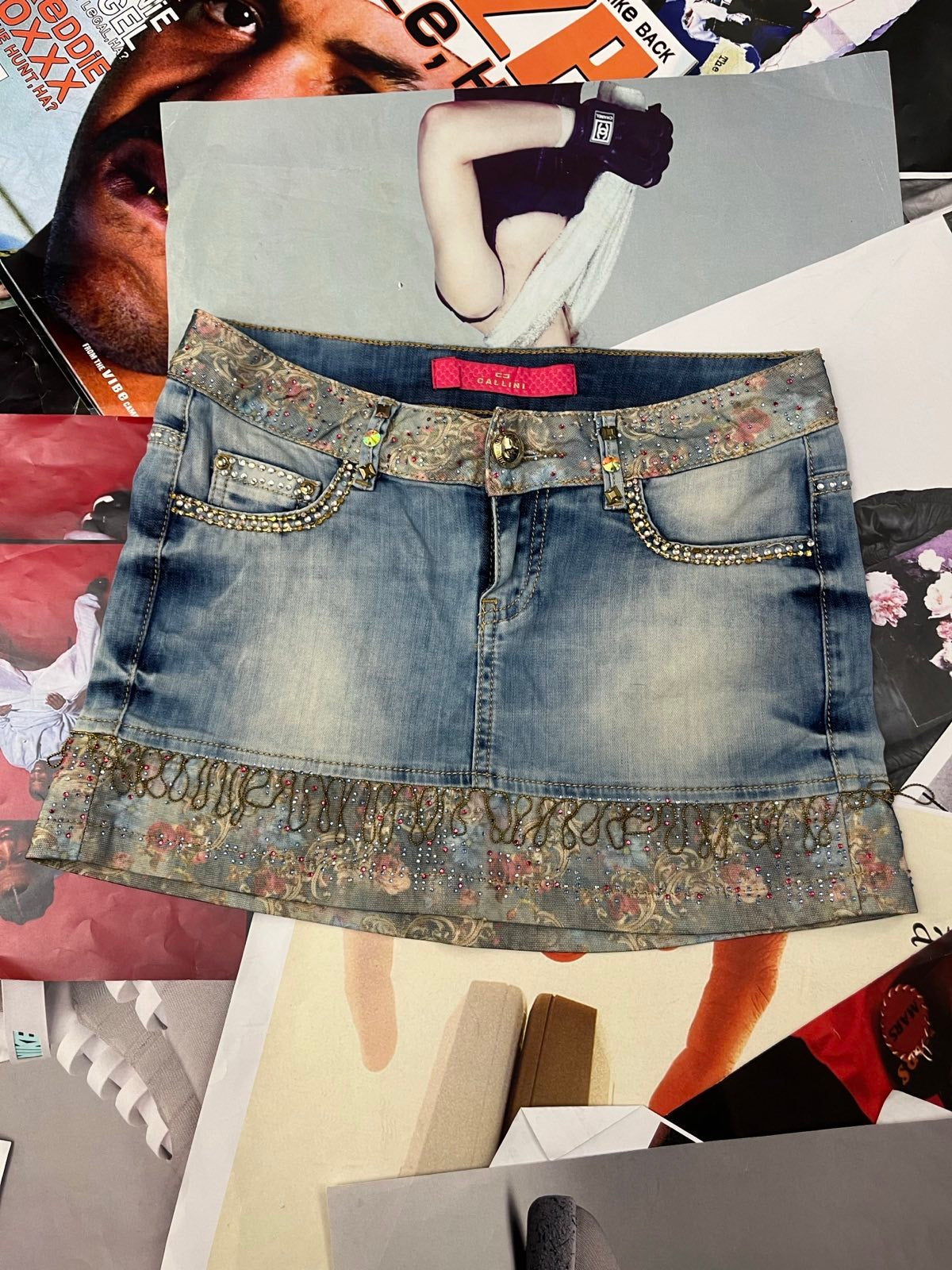 (S) Callini MINI SUKNĚ světlý denim, barevné kamínky po celé sukni