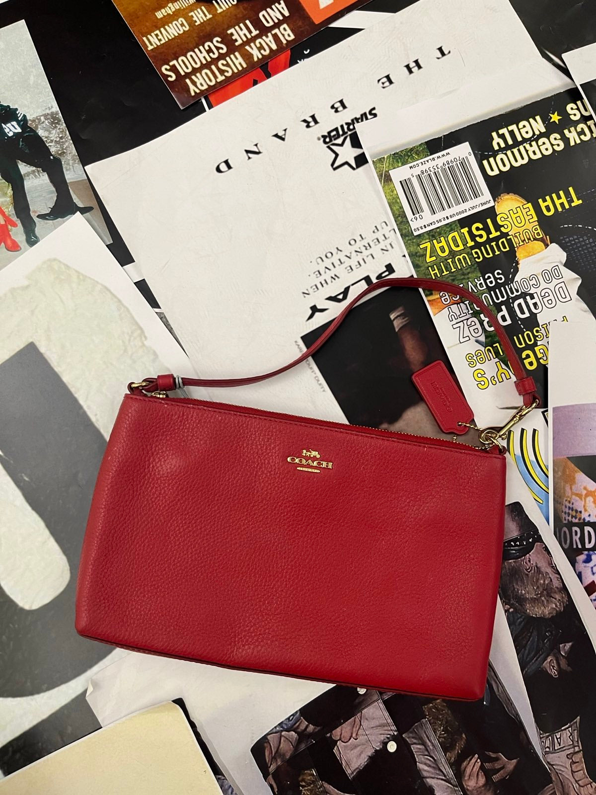 COACH kabelka červená kožená (leather pouch)