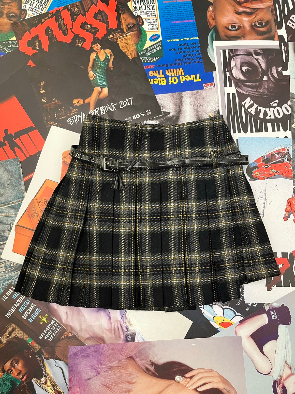 (M) Burberry London kostkovaná mini sukně černo–bílo–žlutá s černým pásek v pase