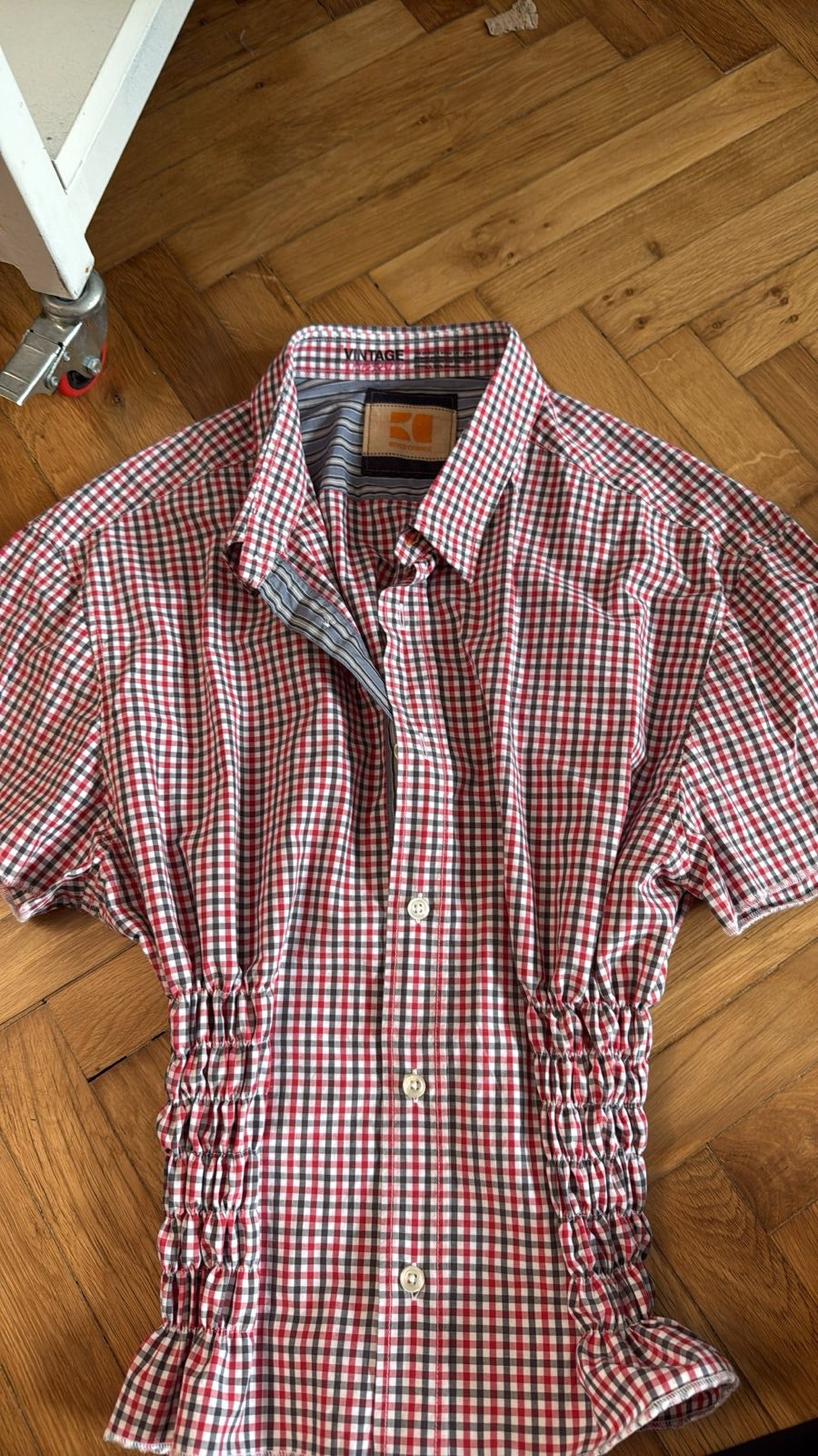 Reworked TOP košilový Boss Orange, červeno-modrý kostičkový s nařasením na bocích XL