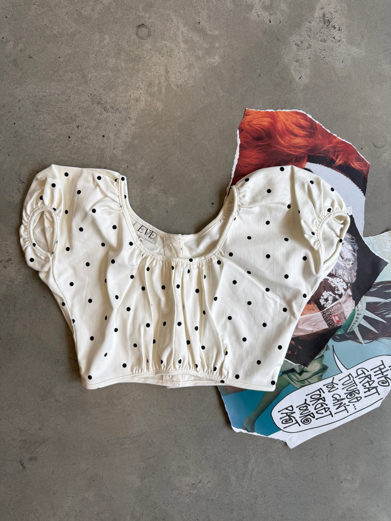 (XS) EVE denim bílý top s černými tečkami