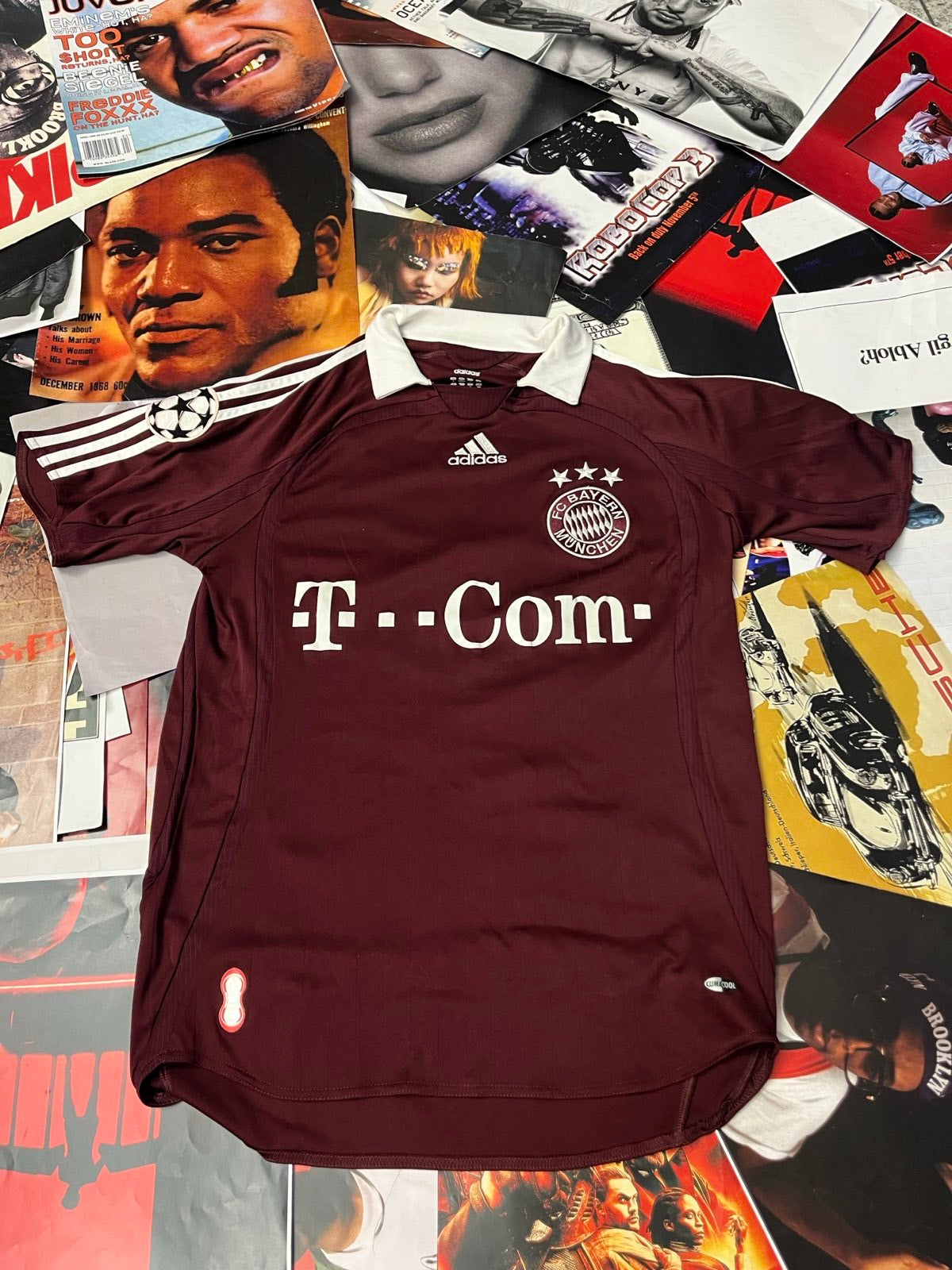 (S) Adidas x Bayern Mnichov DRES vínový T-COM