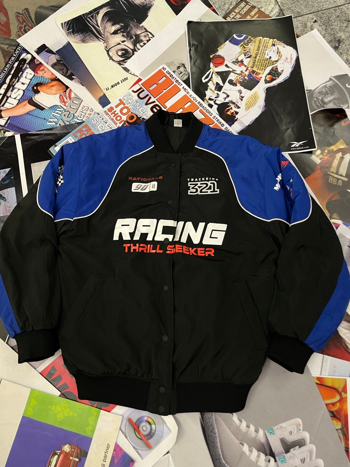 (S) H&M Divided BUNDA černo-modrá nápis Racing thrill seeker