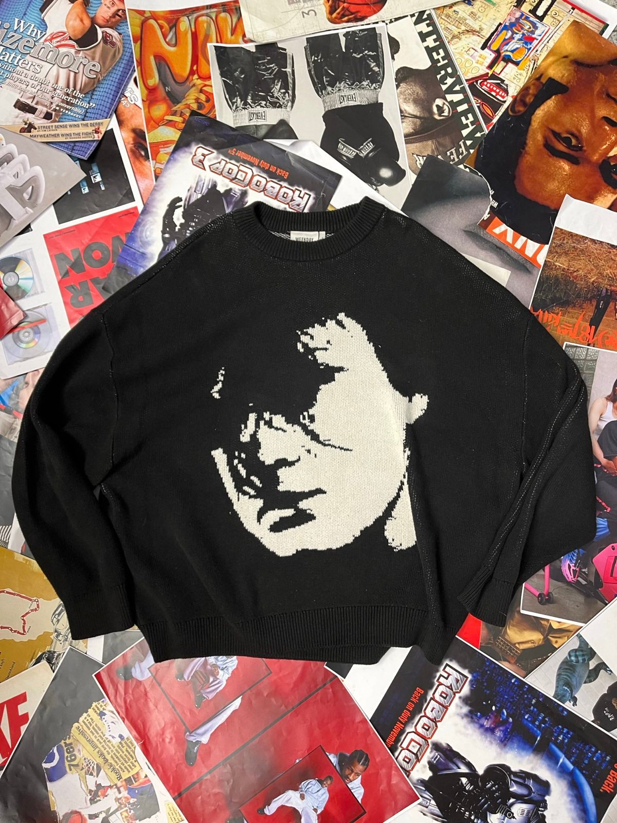 (L fits like 2XL) Weekday svetr černý s bílou grafikou