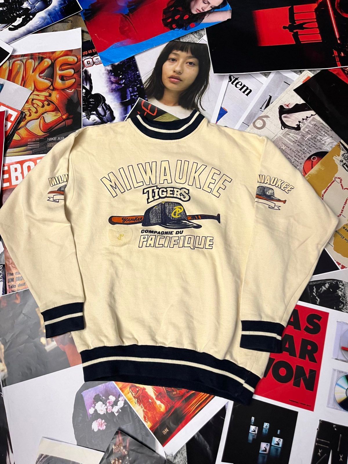 (M) Compagnie Pacifiquie crewneck krémový Milwaukee Pacifique Tigers