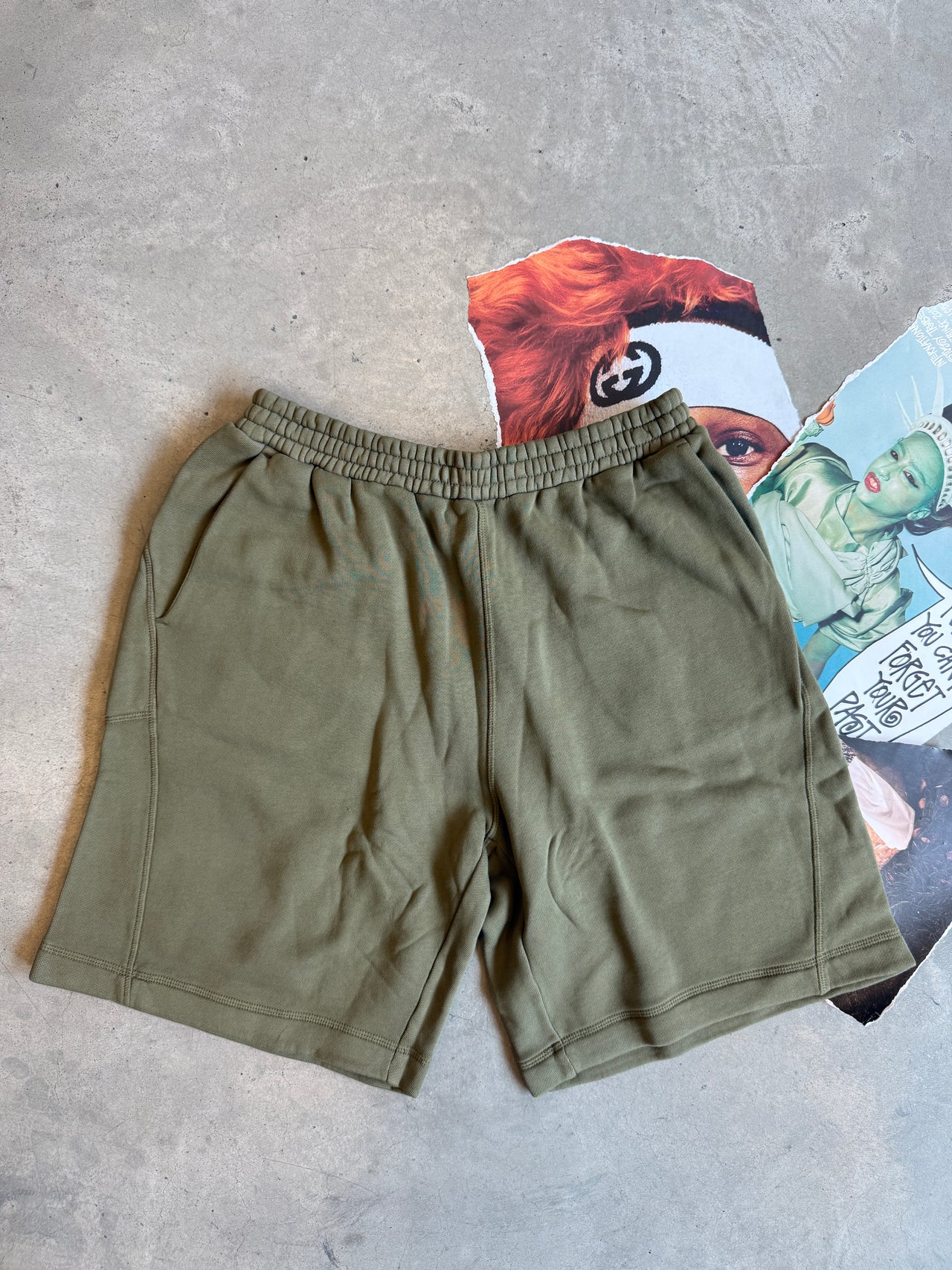 (M) Ninety Percent tmavě zelené teplákové shorts