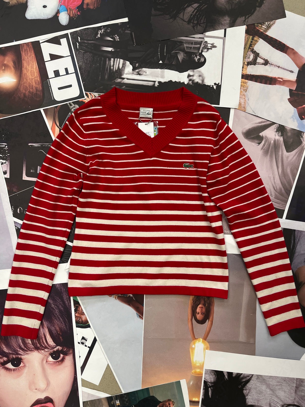 (S) Lacoste červený dámský svetřík s bílými proužky