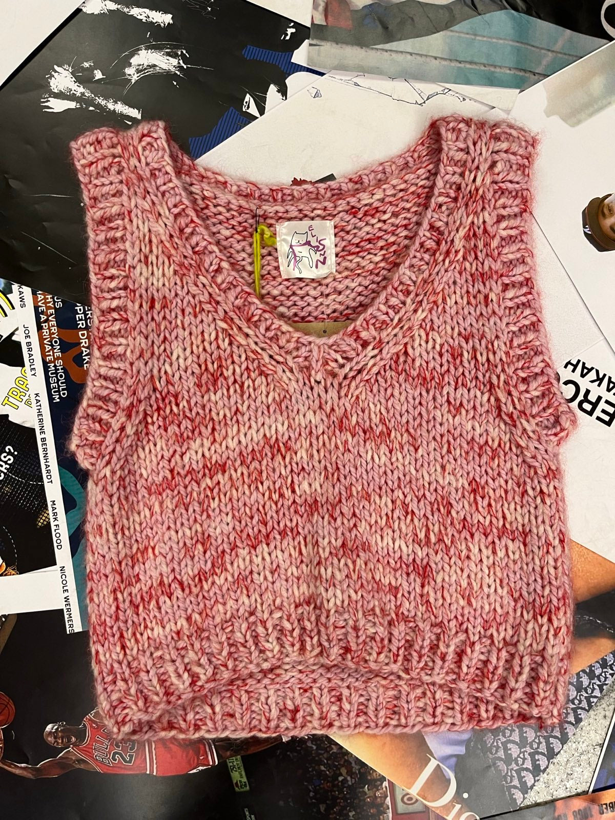 (One Size) Vesta bílo červeno ružová