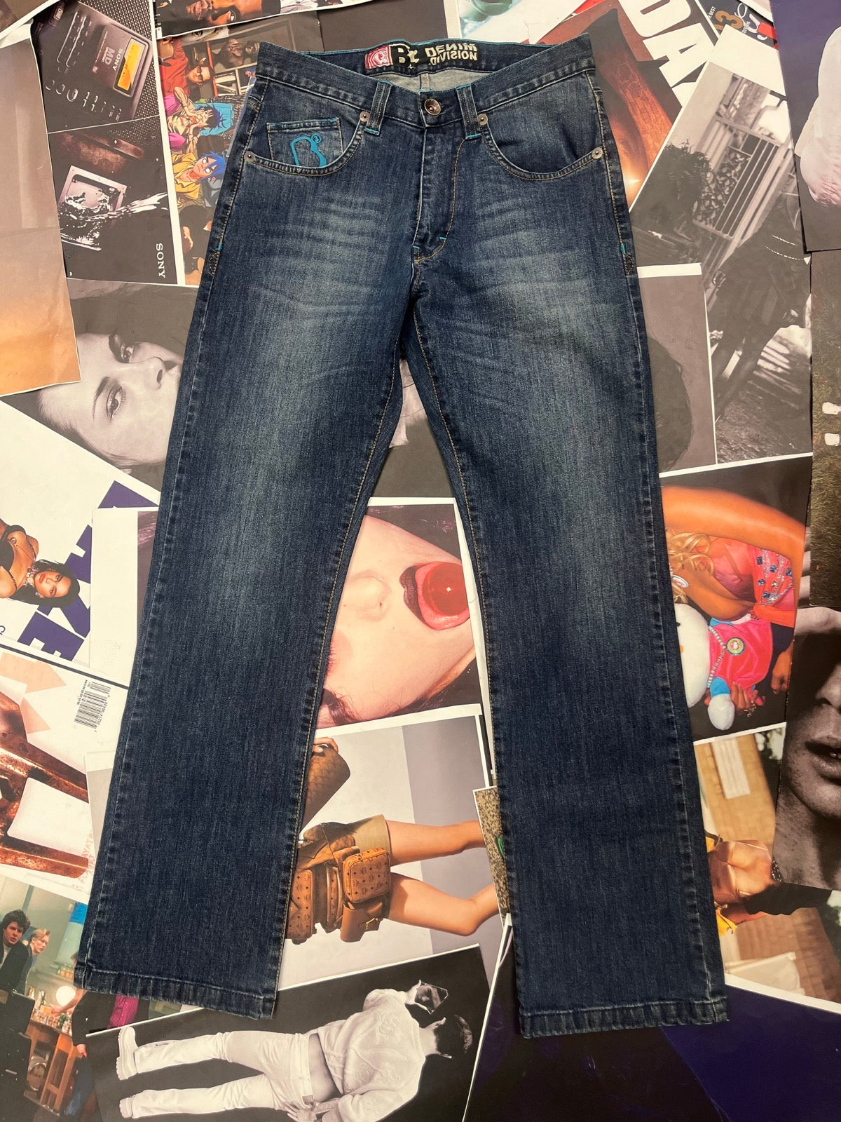 (S) B3 Denim Division tmavě modré Y2K jeans