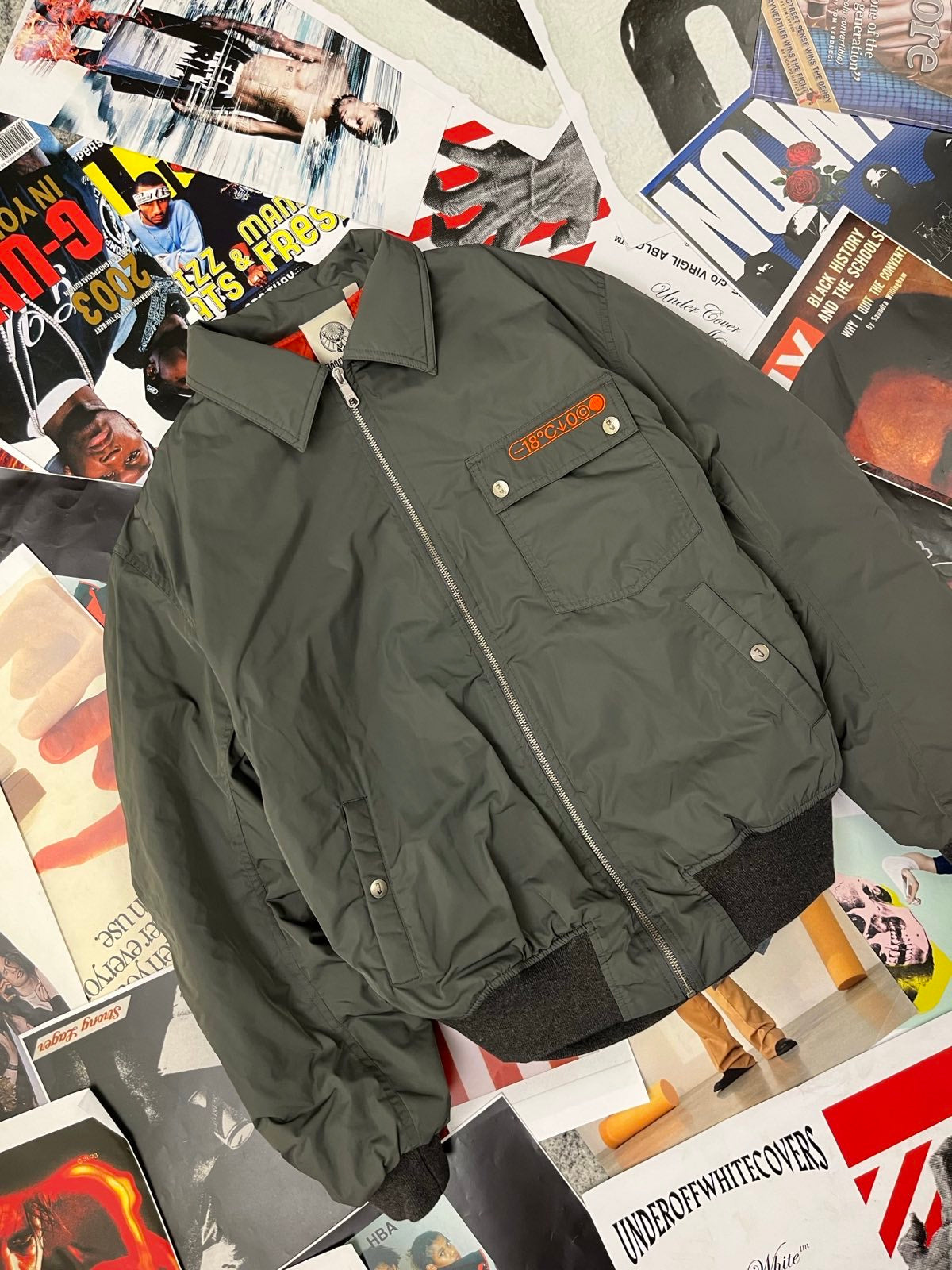 (L) Jan Černý x NobodyListen BOMBER Jagermeister šedý