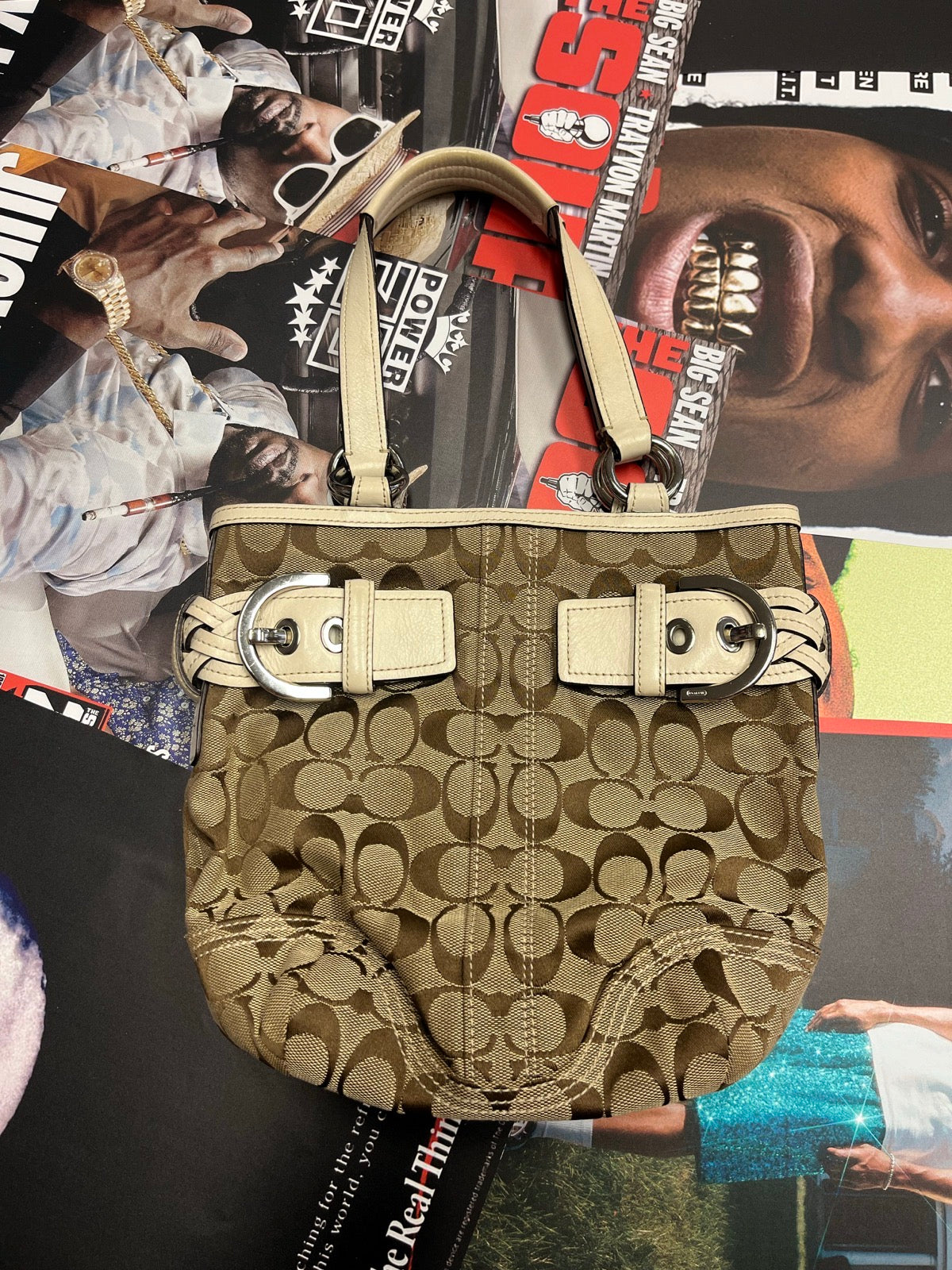 Coach kabelka do ruky béžová s monogramem a bílými detaily