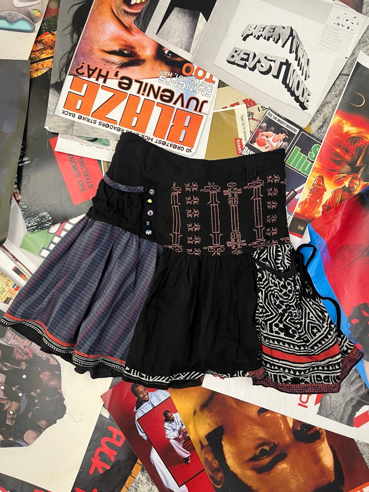 Desigual sukně černá s kapsou a barevnýma knoflíkama M
