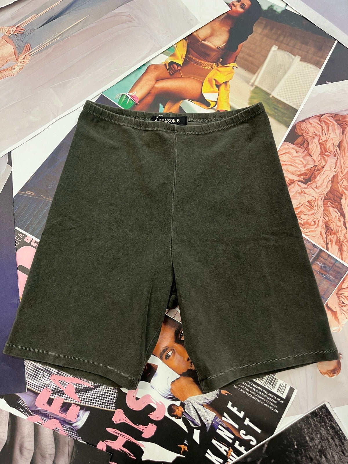 (XS) Yeezy Season 6 biker shorts – army green dámské