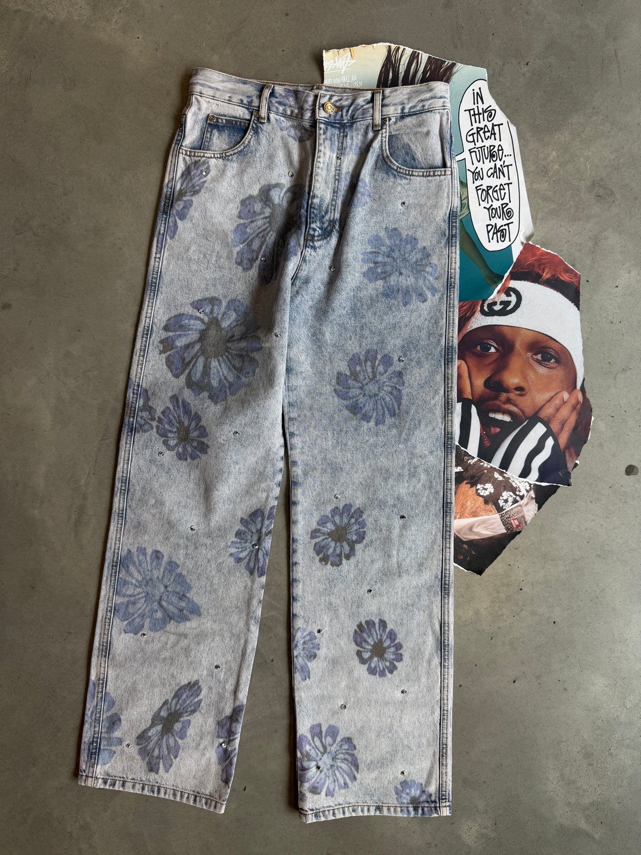 (M) Sandro světle modré straight jeans s květinovým potiskem a kamínky