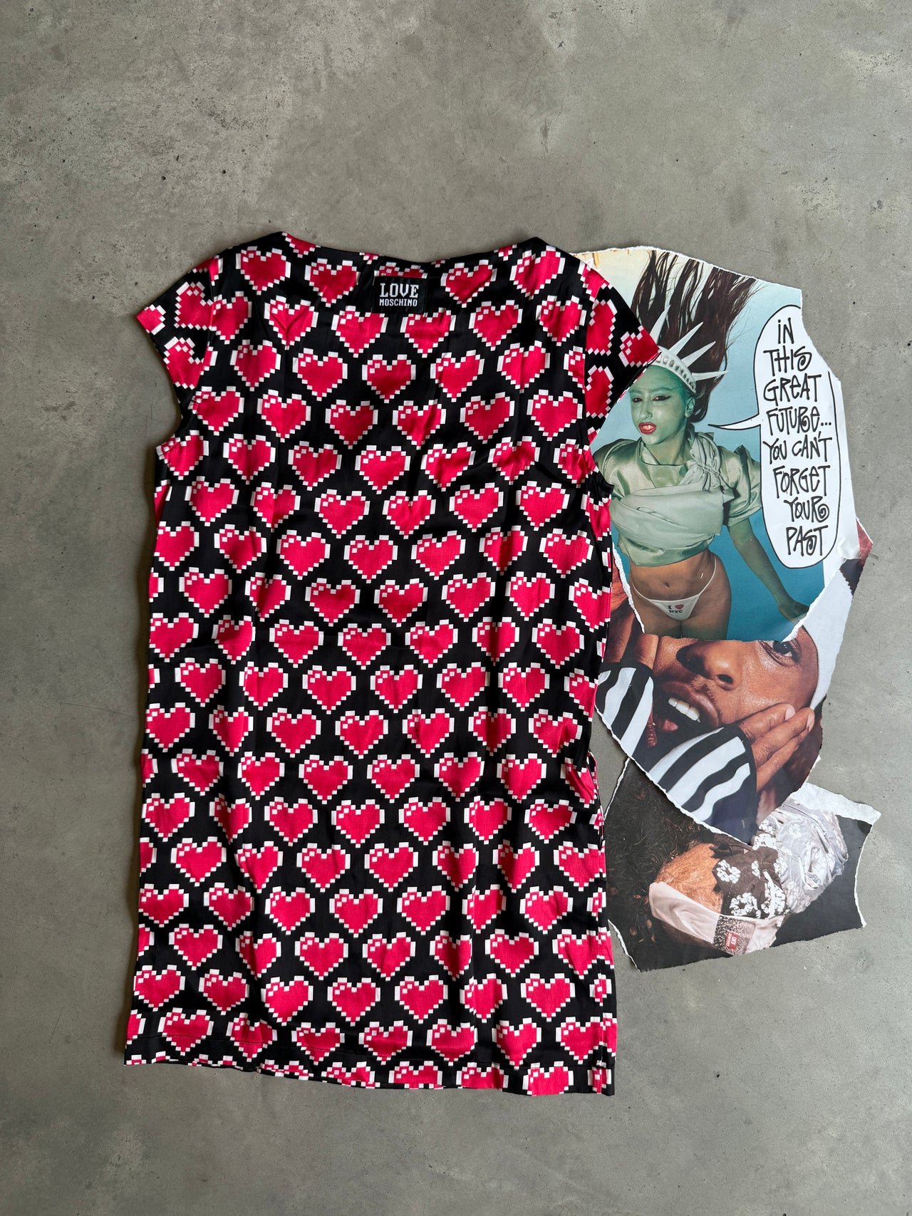 (L) Love Moschino šaty se srdíčky – mini šaty Pixel Heart