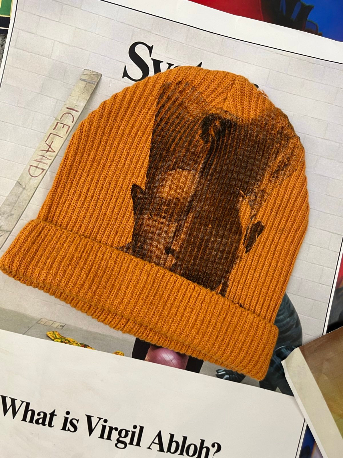 1of1 kulich se sítotiskem Tyler, the Creator oranžový