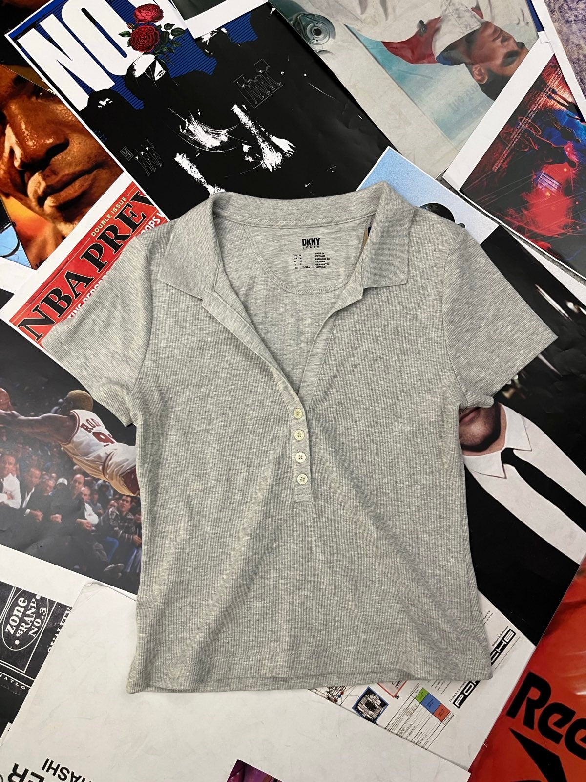 (M) DKNY TOP dámský světle šedý na knoflíky s límečkem
