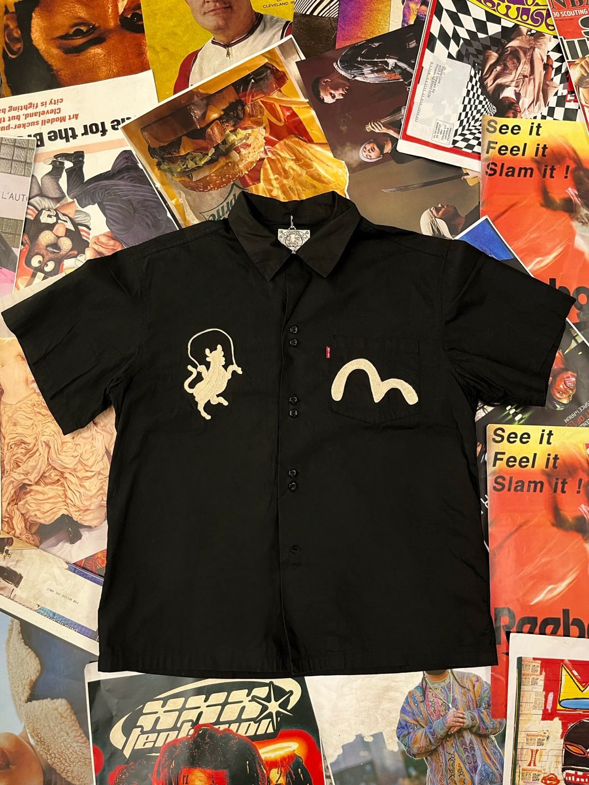 (XL) Evisu košile černá krátký rukáv s bílými výšivkami