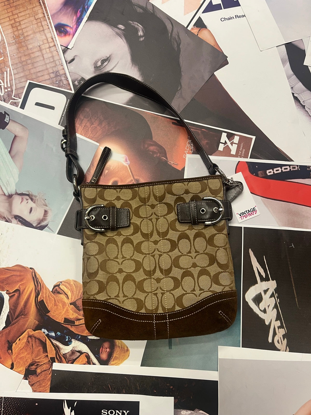 Coach shoulder bag béžová s hnědým monogramem a hnědými koženými prvky
