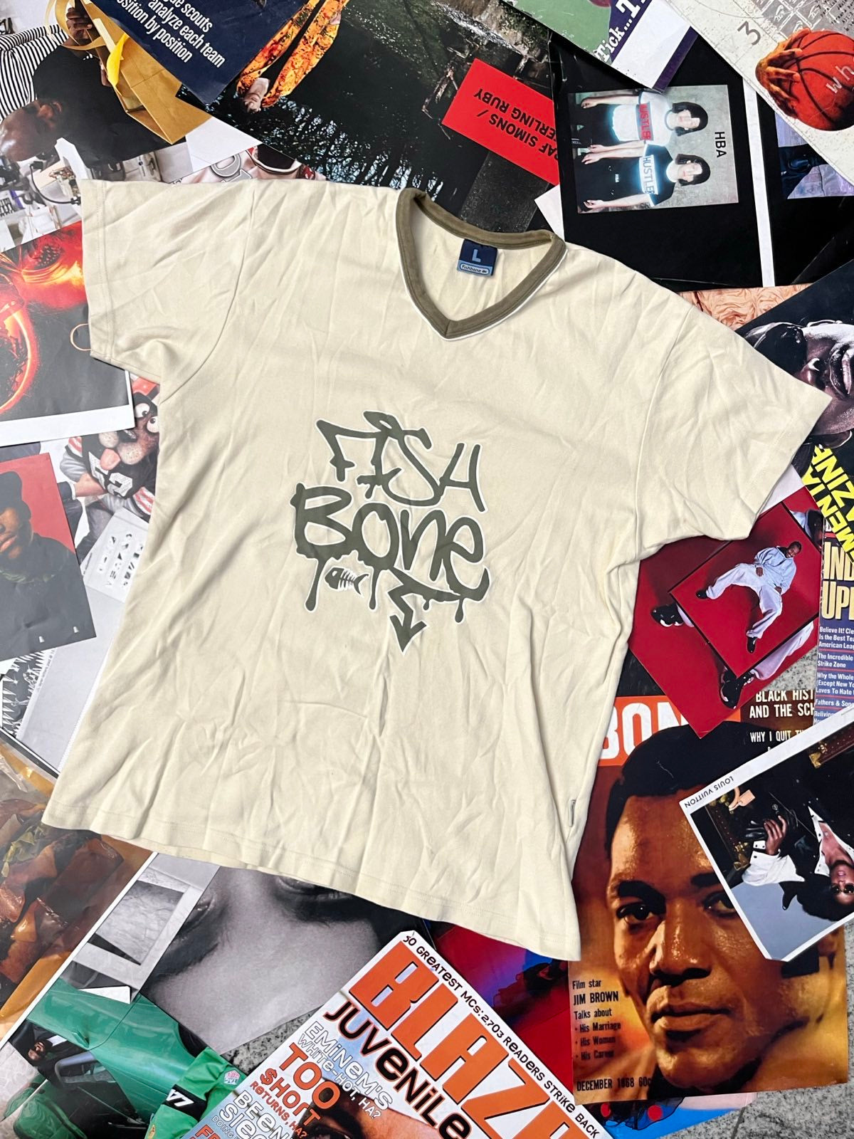 Fishbone TRIKO pánské světle béžové s nápisem Fisbone, výstřih do V, L