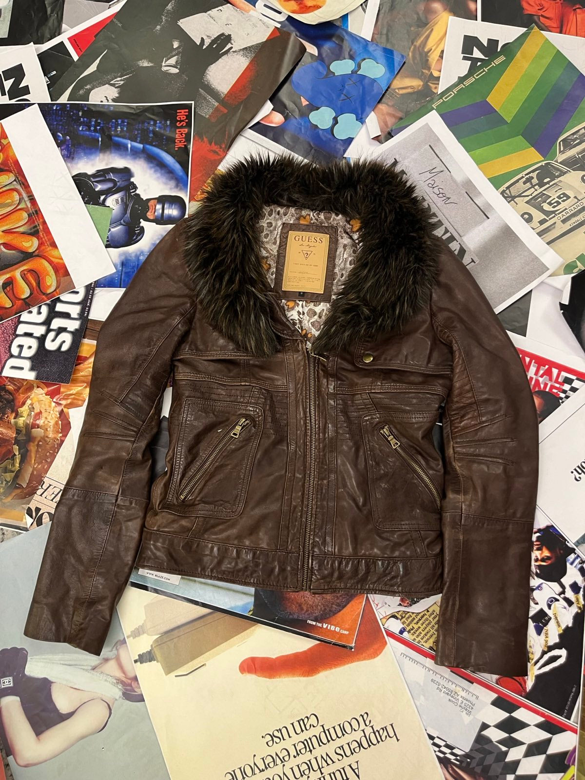 (S) Guess bunda kožená dámská hnědá s kožíškovým límcem