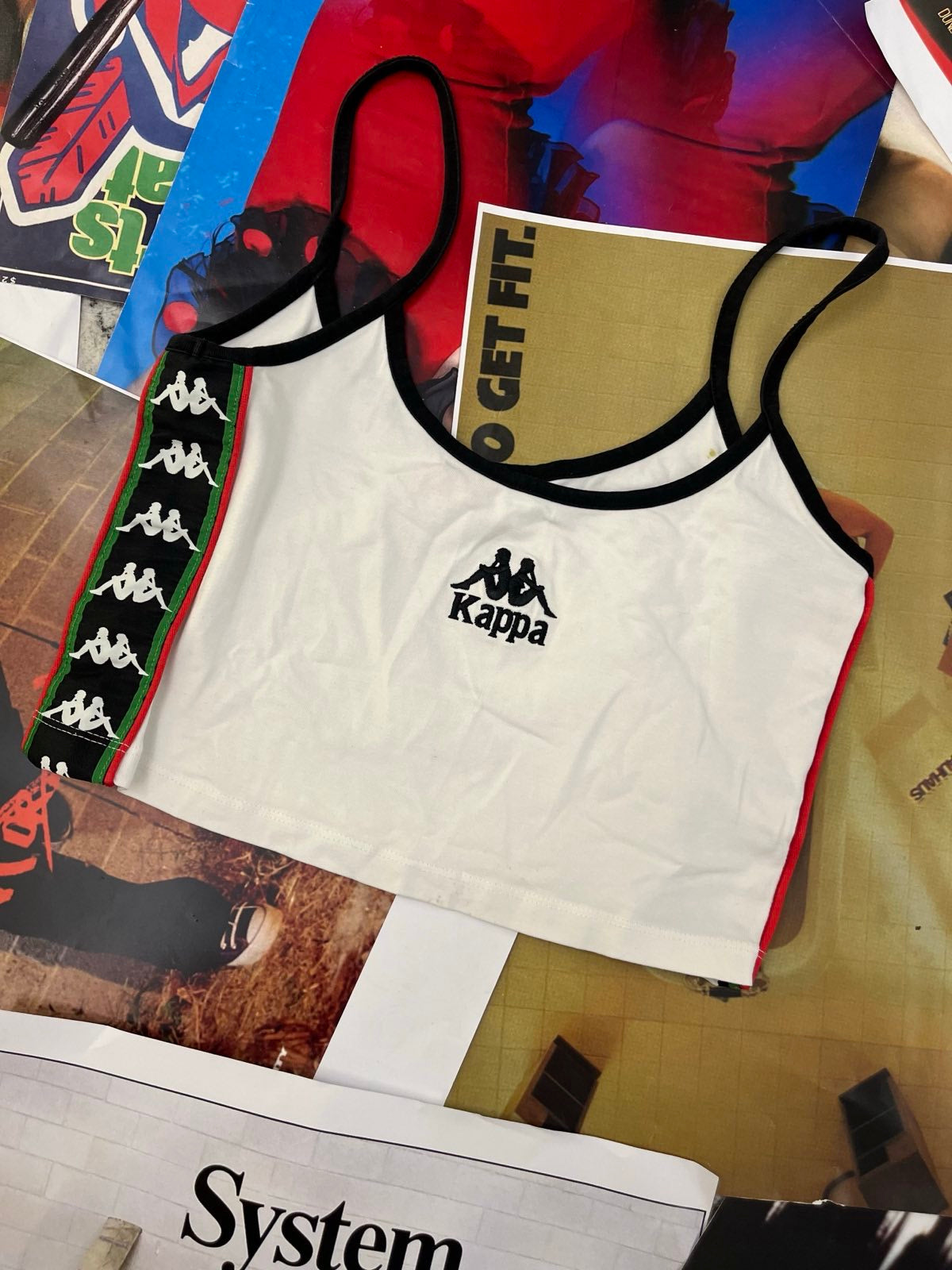 Kappa CROP TOP bílý s černým Kappa logem a pruhy s logem po stranách S