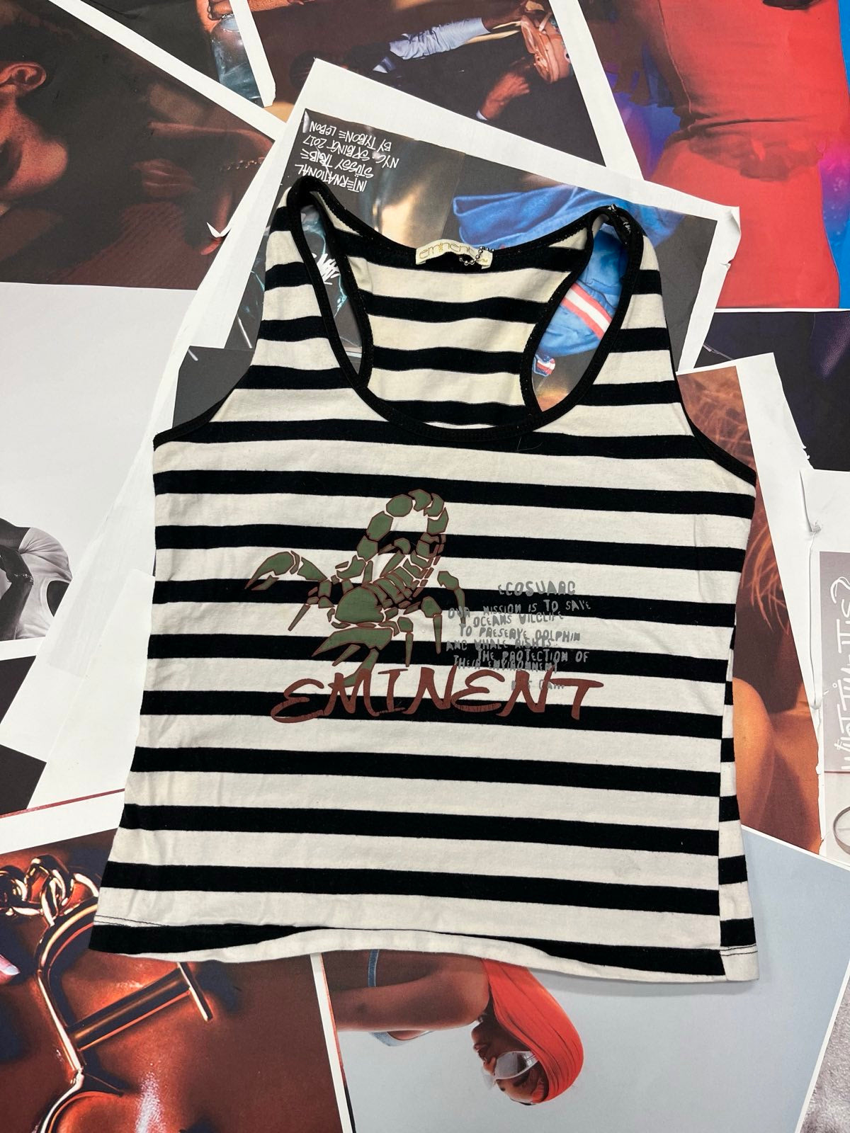 (S/M) Eminent dámské tílko bílo-černé pruhované se zeleným škorpiónem na přední straně