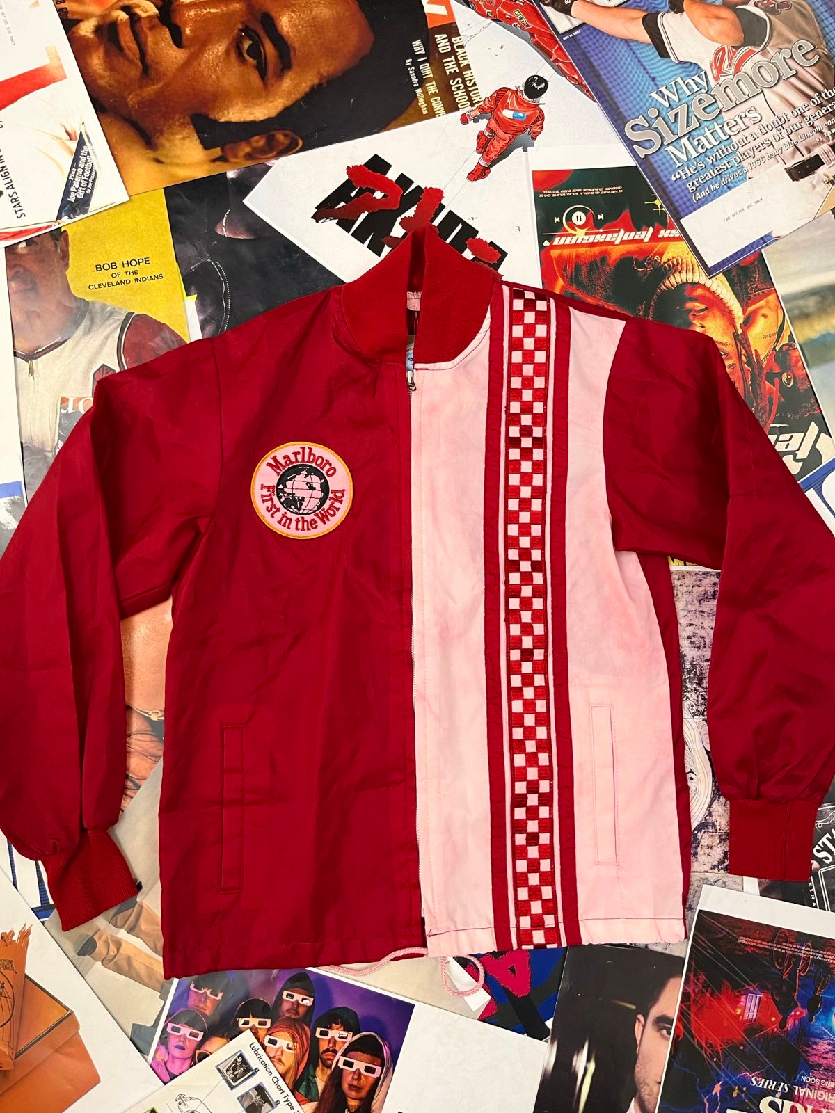 (M) Marlboro BUNDA lehká červená a světle růžová s Marlboro logem na hrudi