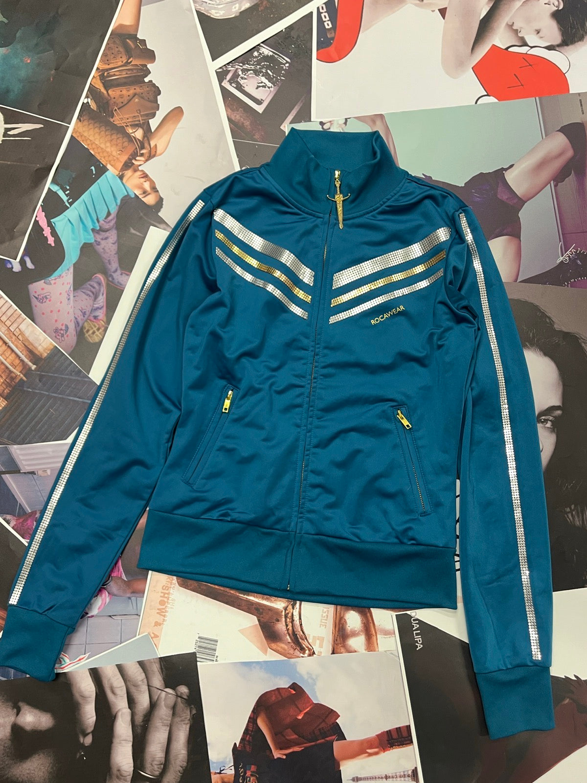 (M) ROCAWEAR mikina modrá se zlatými a stříbrnými kamínky