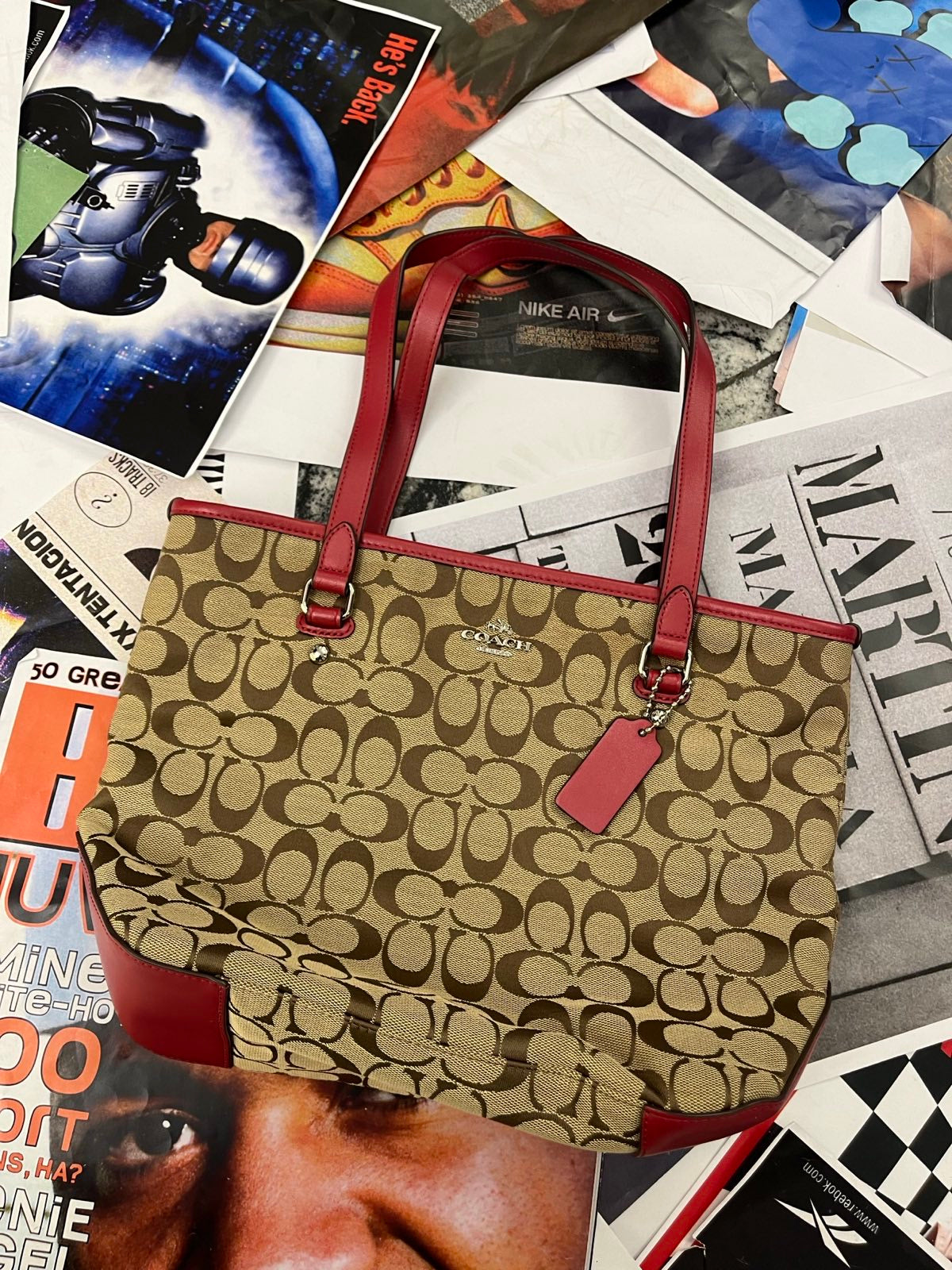 COACH kabelka s tmavě růžovými detaily