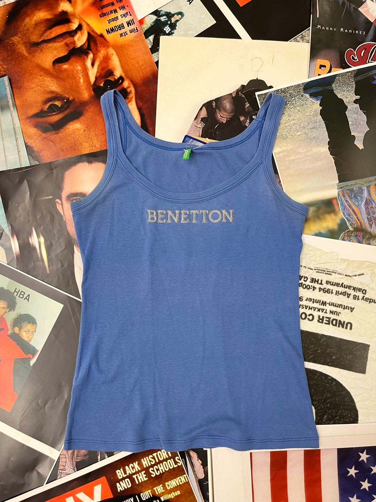 (M) United Color of Benetton TÍLKO modré se stříbrnou výšivkou nápis Benetton