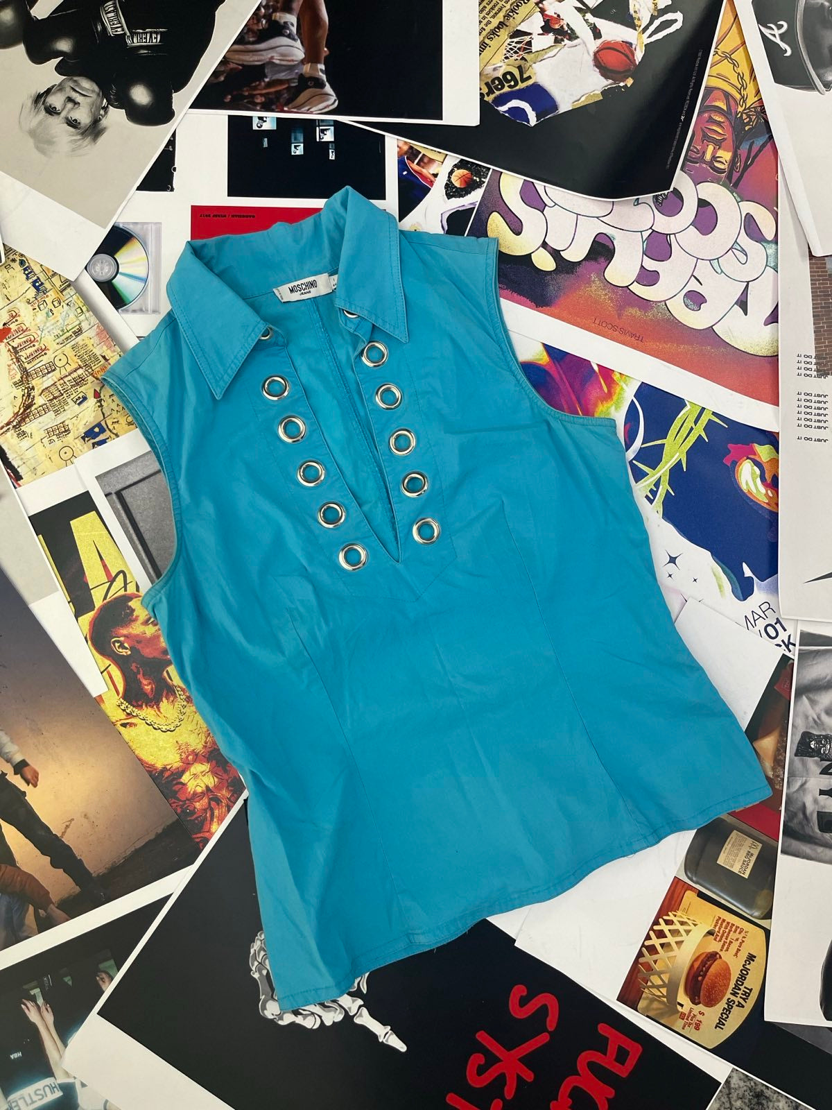 Moschino Jeans TOP modrý bez rukávů s límcem a kovovými dirkami podél límce L