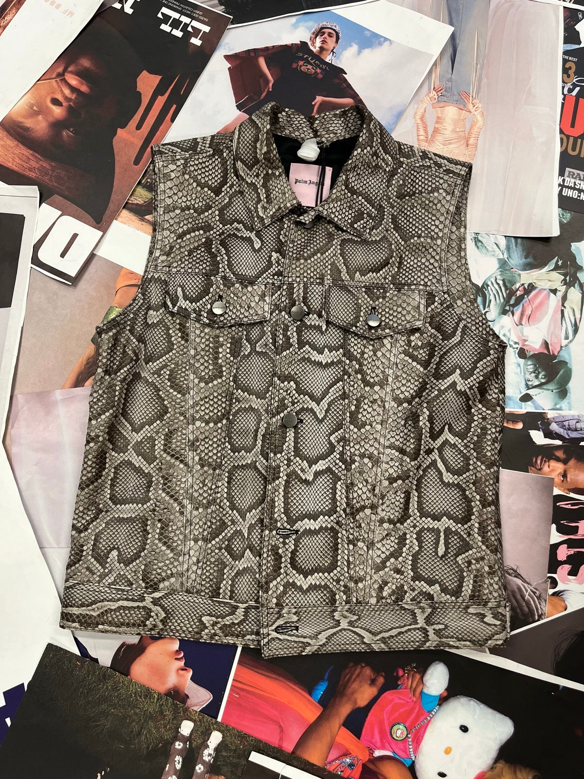 (L) PALM ANGELS kožená vesta s hadím vzorem a PEACE motivem