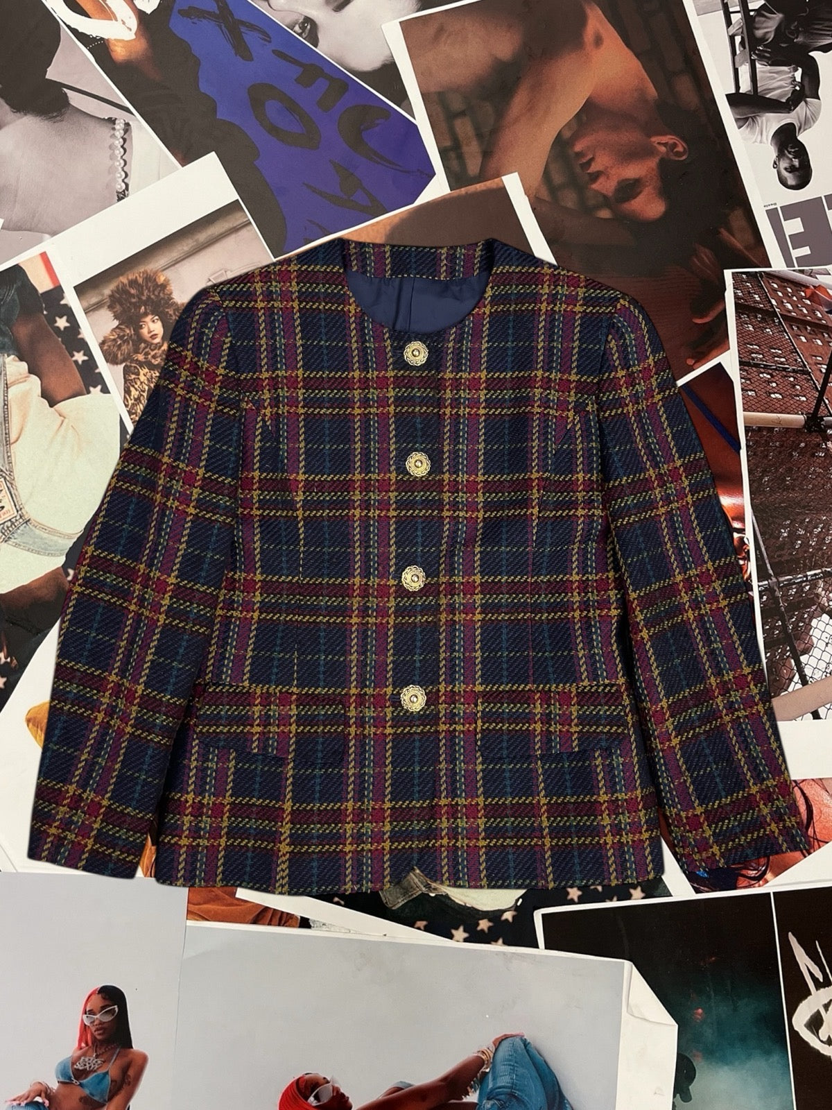 (M) Burberry’s dámská bunda kostkovaná vínovo–zeleno–modrá, tmavá se zlatými knoflíky