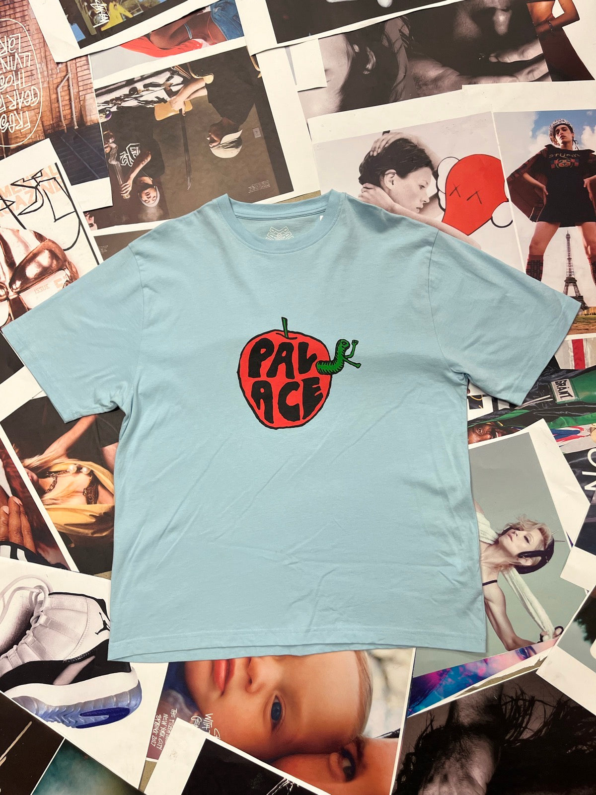 (L) PALACE bad apple t-shirt světle modré