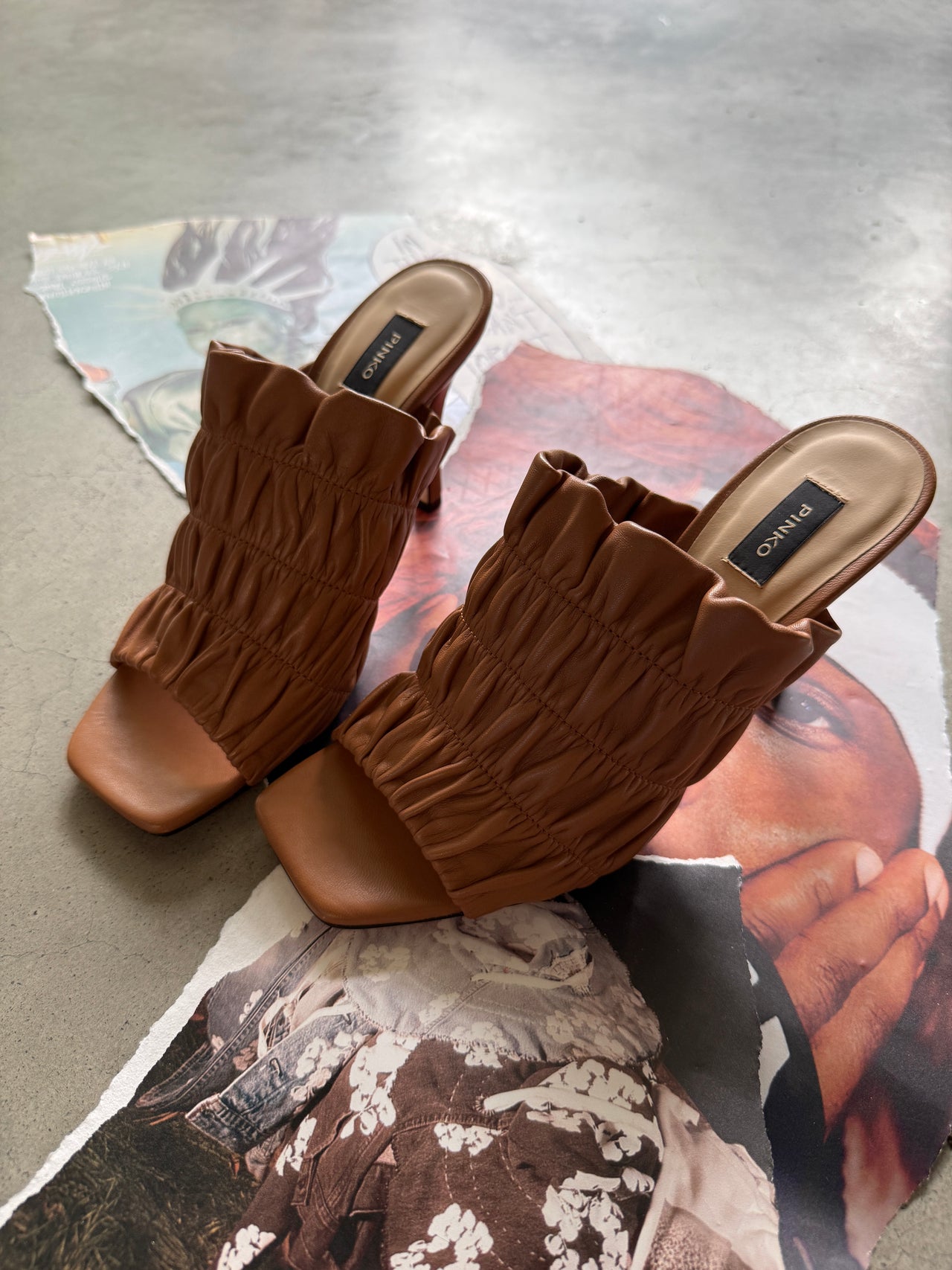 (39) Pinko kožené mules na podpatku – hnědé