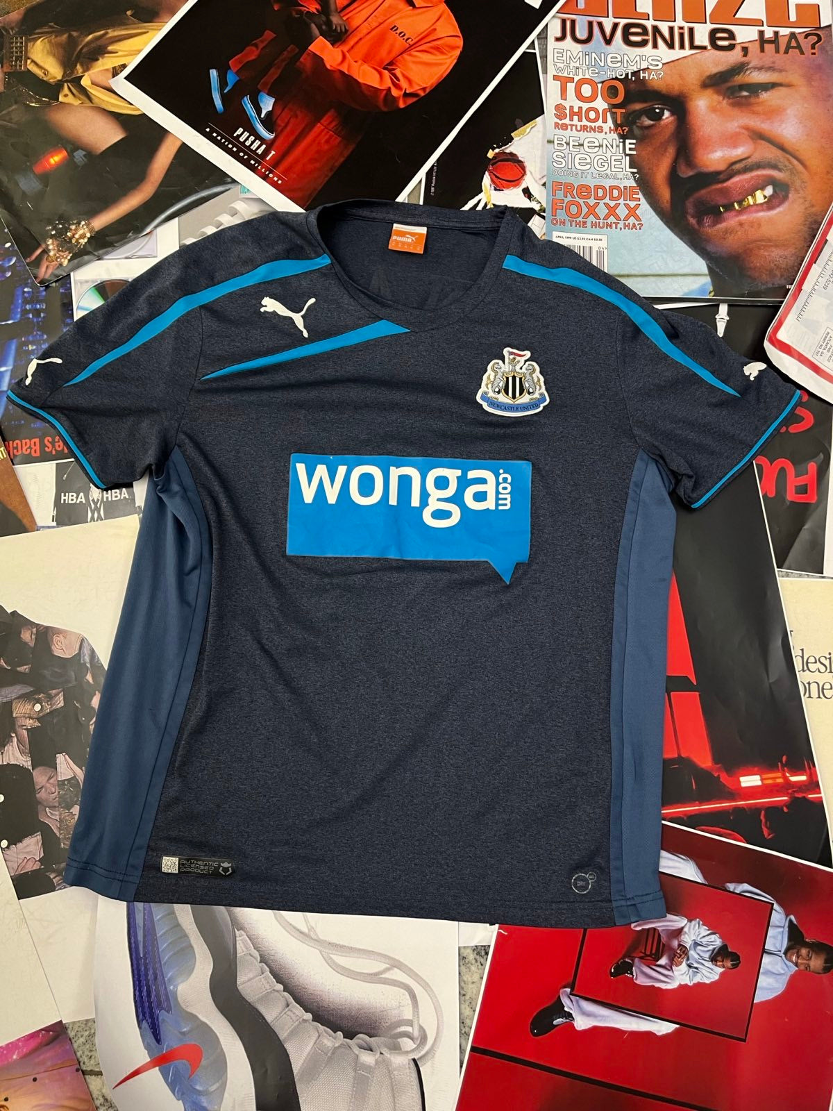 Puma x Newcastle DRES modrý s nápisem wonga.com