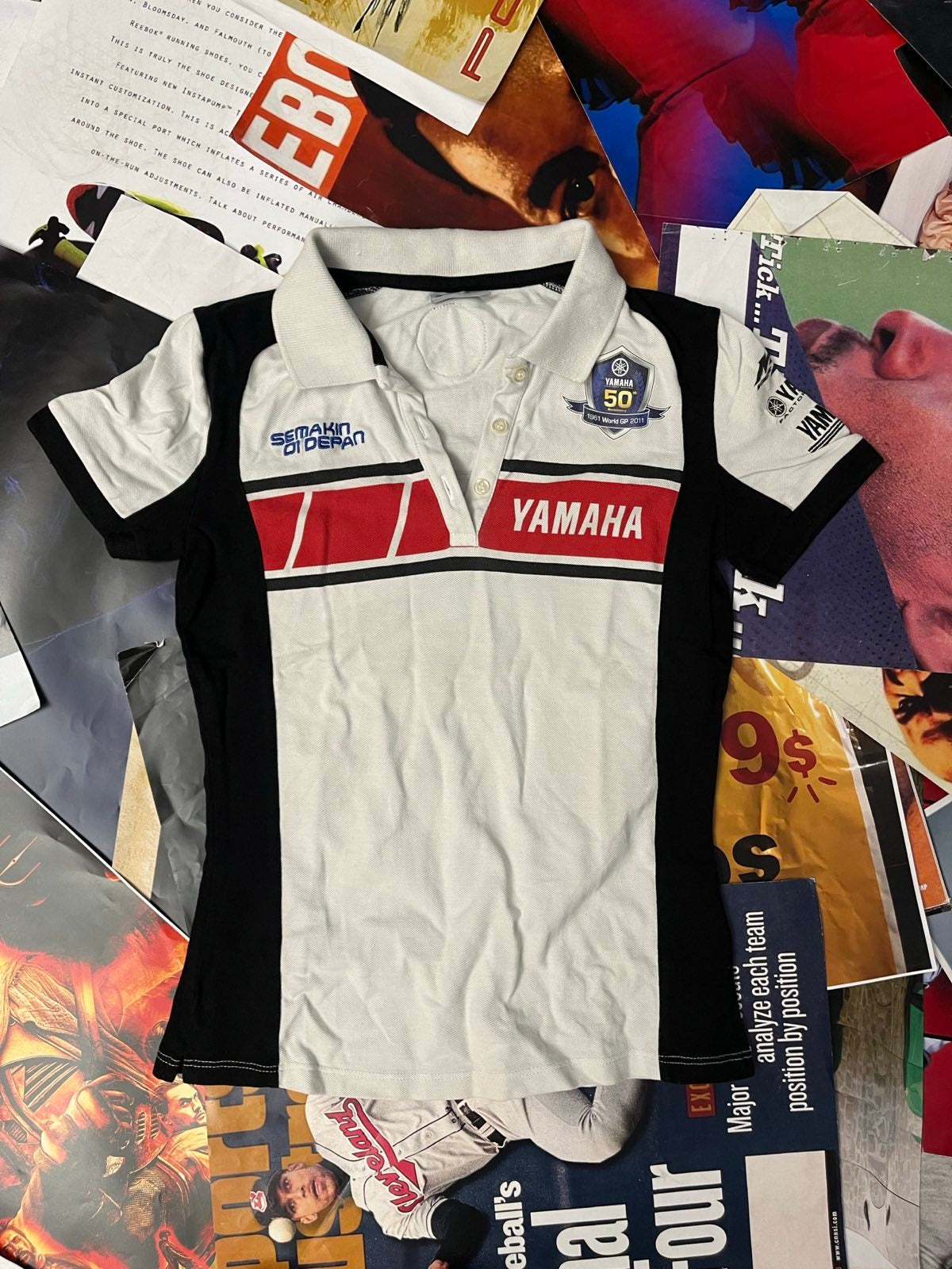 YAMAHA polo triko dámské bílo červeno černé s nápisem yamaha XS