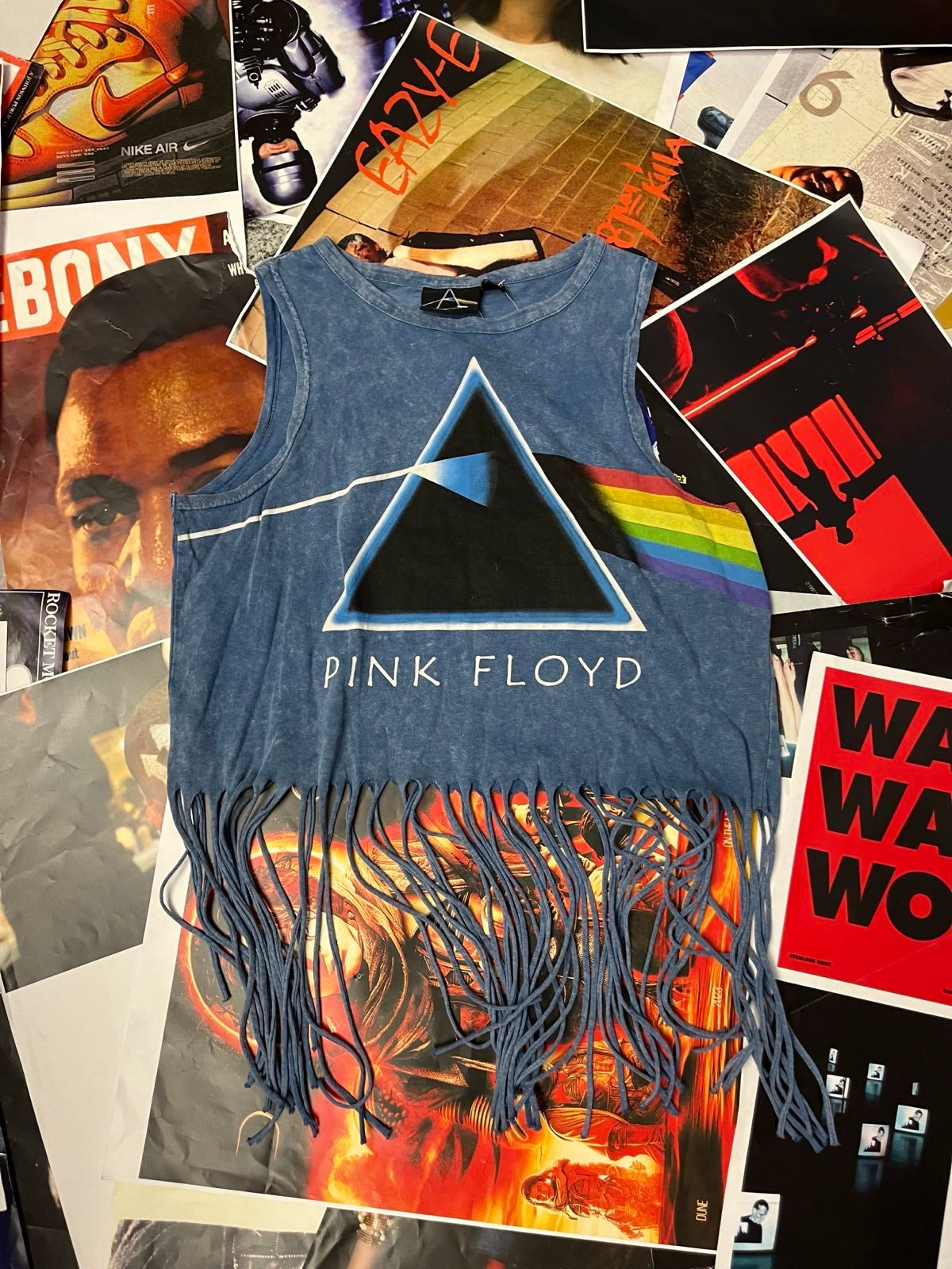(M) Pink Floyd top modrý ve spodní části třásně