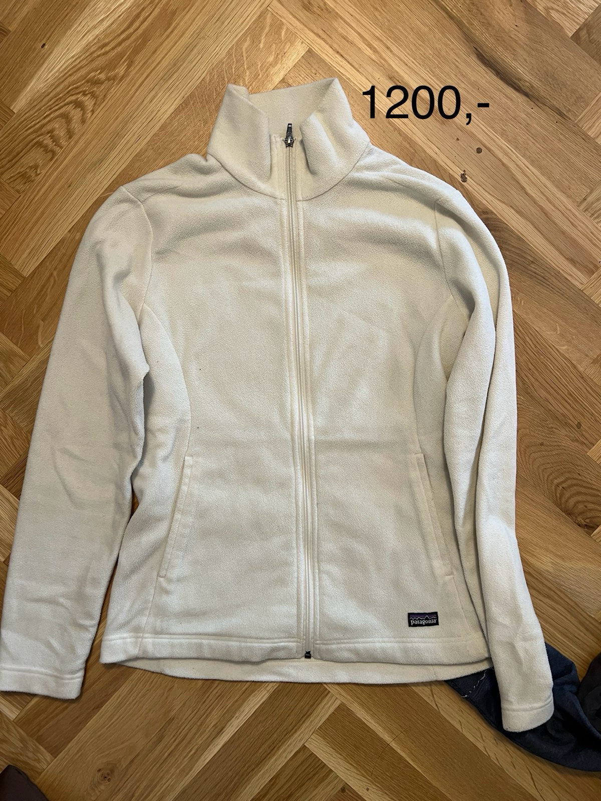 Patagonia bílá fleece hoodie na zip M